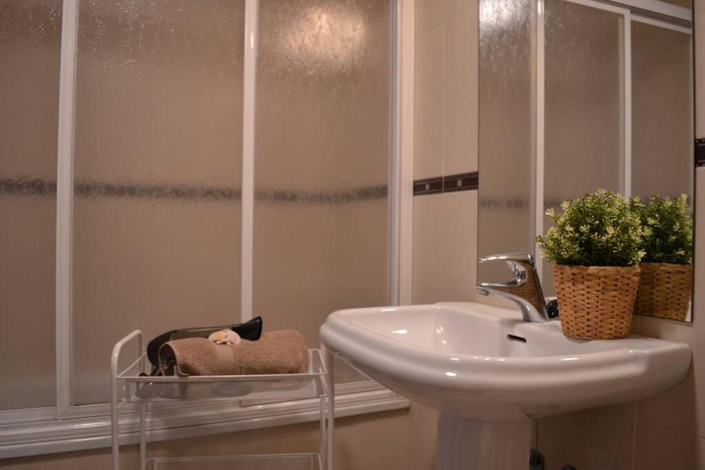 Precioso Apartamento En Primera Linea De Playa En Caleta De Velez Dış mekan fotoğraf