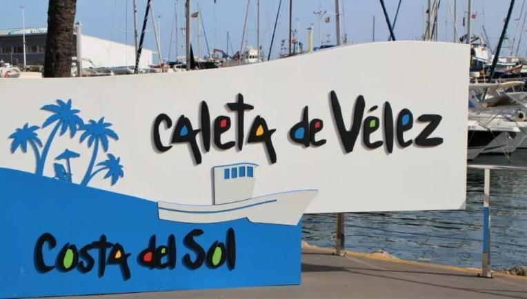 Precioso Apartamento En Primera Linea De Playa En Caleta De Velez Dış mekan fotoğraf